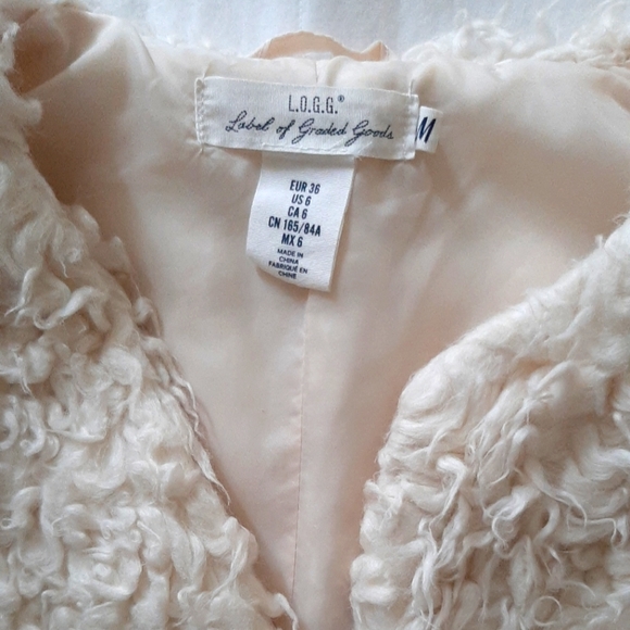 Faux Shearling Vest - Picture 2 of 3